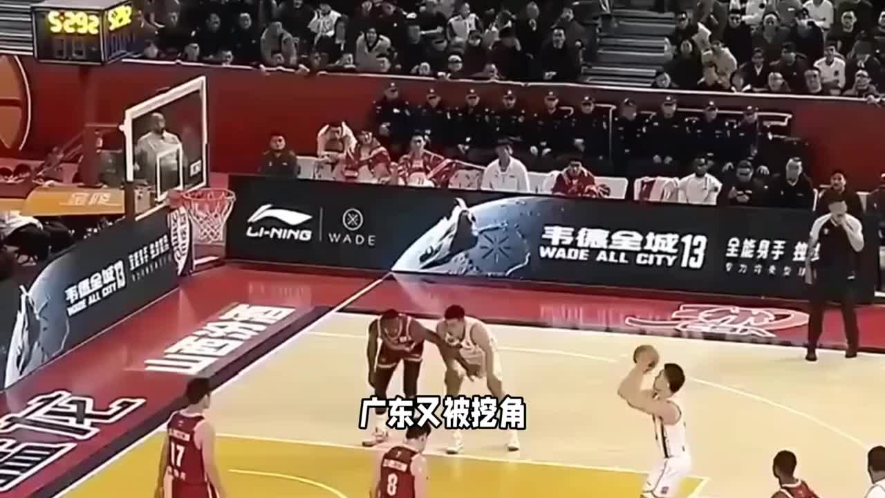 CBA刚刚一夜太狂野了！11人签约，辽篮广厦官宣，广东被挖角