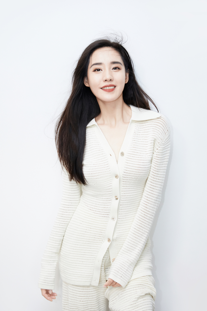 王智晒长发组图留念清爽穿搭甜美可人