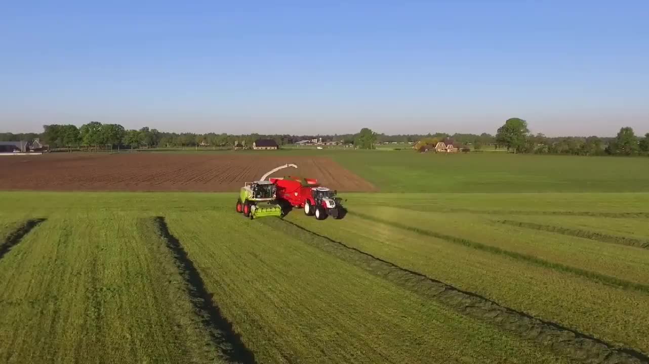 西欧农场农业机械作业展示:克拉斯捷豹878