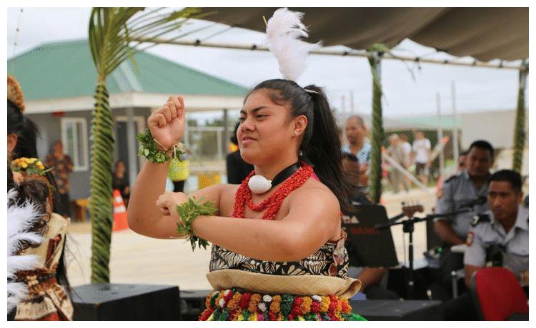 以胖为美的国家,体重低于75公斤不算美女,当地人都不喜欢穿裤子