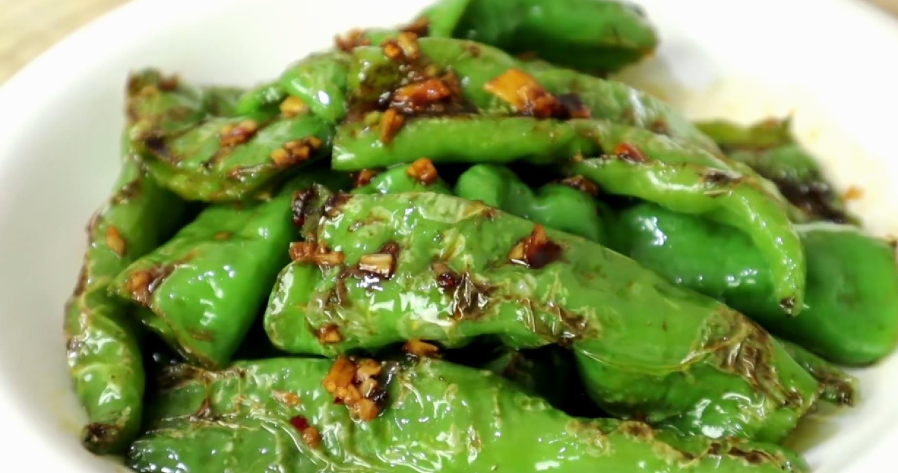 学会一招做出的虎皮青椒气味清香口感鲜辣老人孩子都爱吃