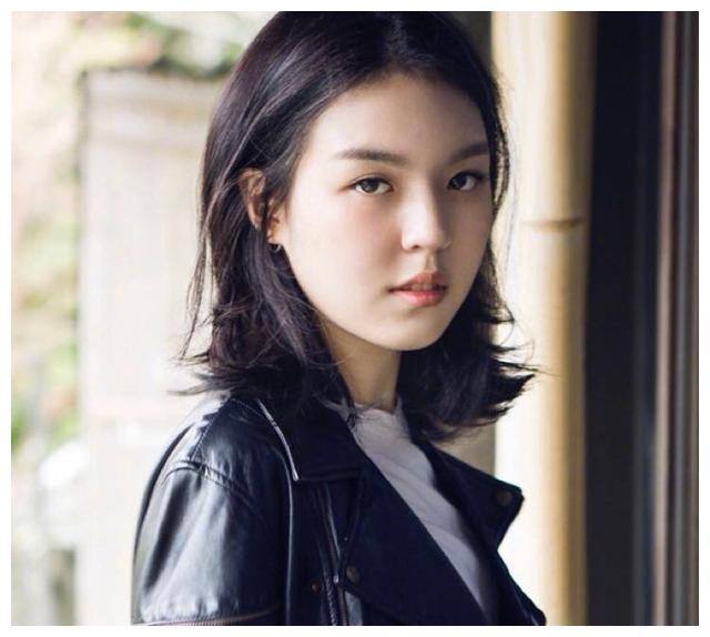 有一种逆袭叫"李咏女儿",儿时长得丑长大却美翻,直接能出道