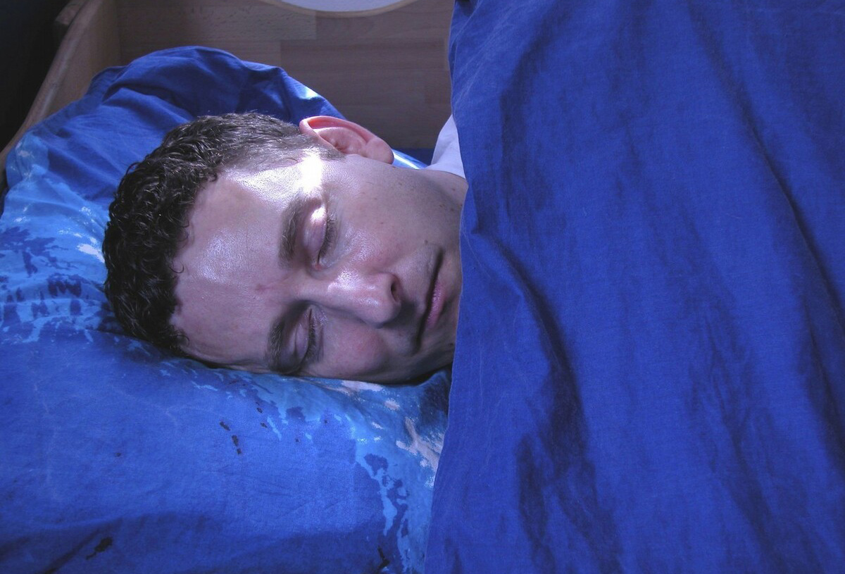 每天一定要睡够8小时才健康吗？（图）休闲区蓝鸢梦想 - Www.slyday.coM