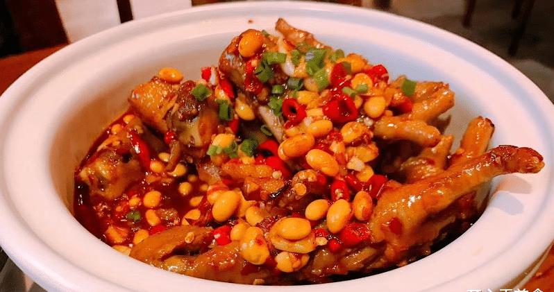 黄豆焖鸡爪,实在是香,制作超简单