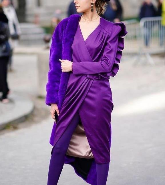 穿够了黑白灰,试试2020春夏流行的"电光紫",显气质又显白|电光|紫色