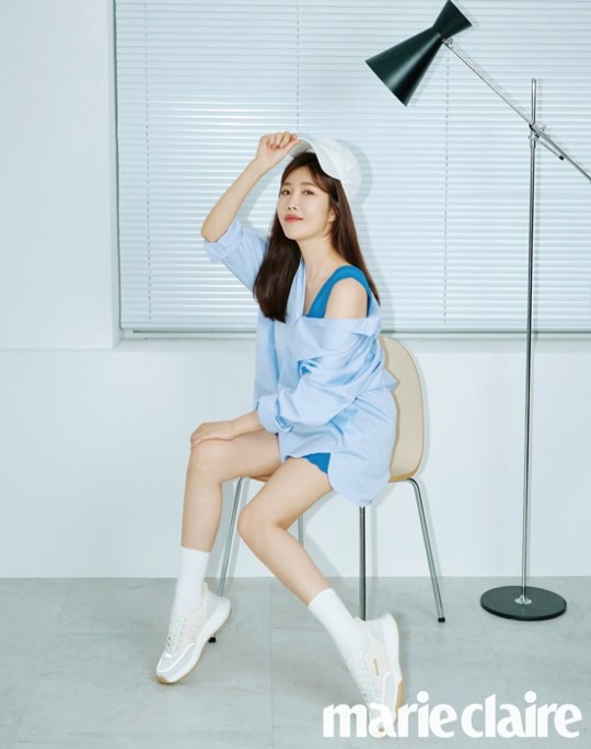 davichi成员姜敏京李海丽拍写真风格淡雅