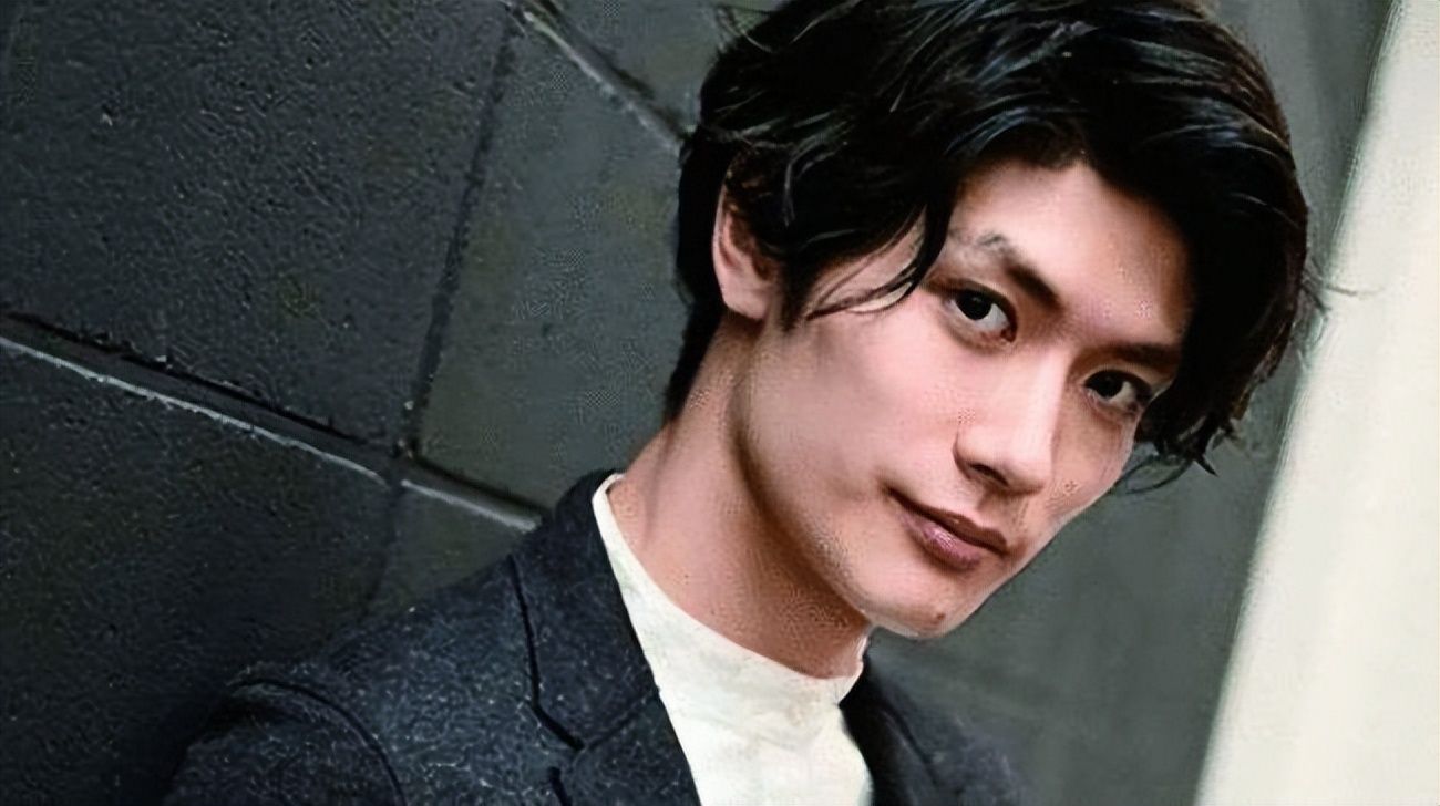 时隔两年三浦春马终于成功安葬他父母曾为争遗产不让他下葬