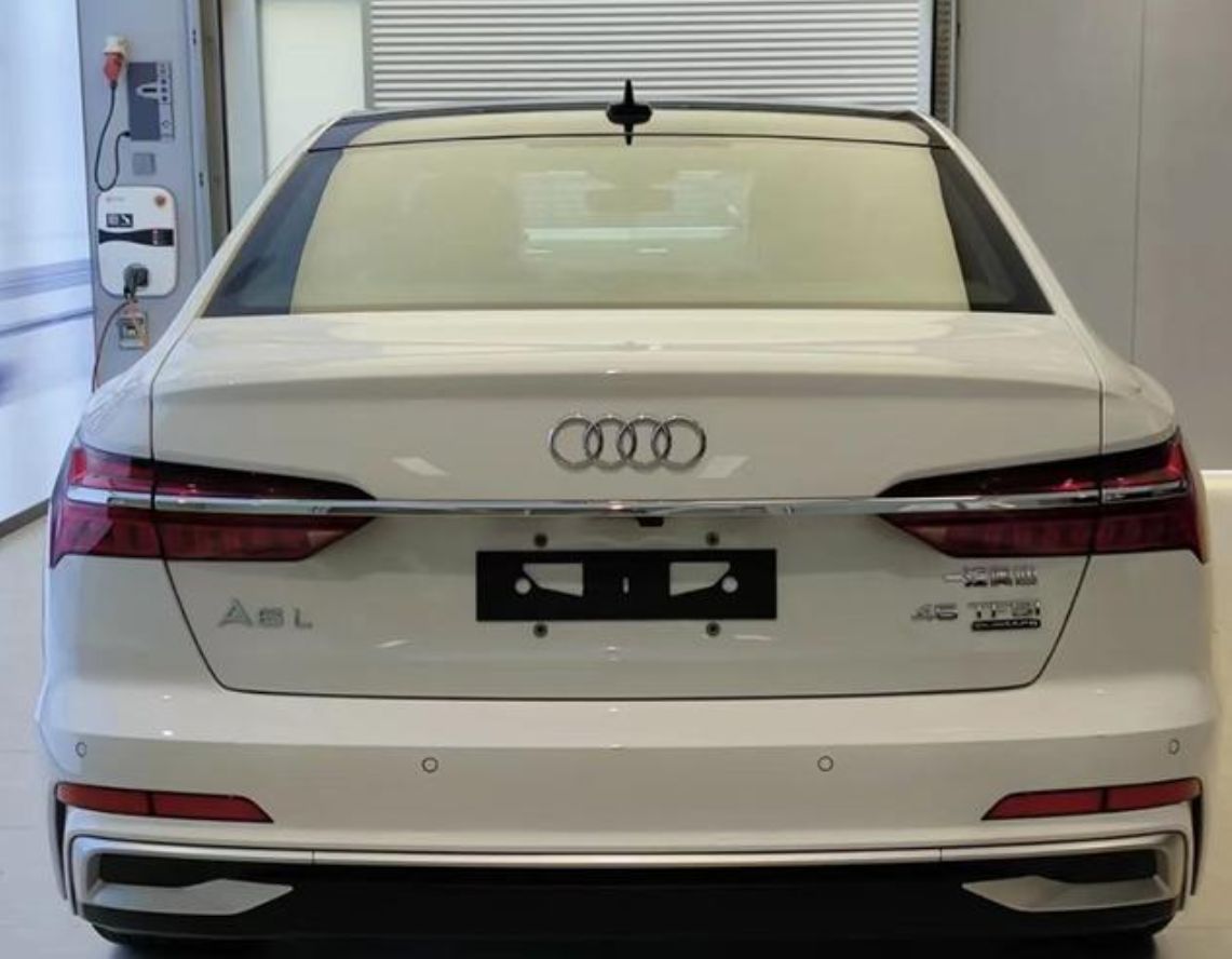 燃油版本绝唱！中期改款奥迪A6L实车到店:提供两种外观，7月上市休闲区蓝鸢梦想 - Www.slyday.coM