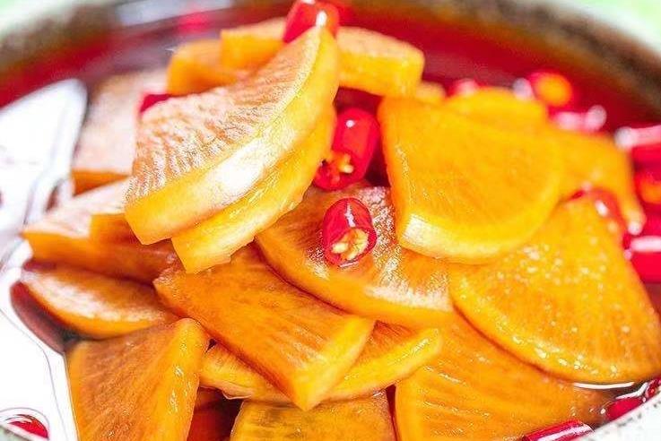 酸辣白萝卜片爽口小菜吃饭下酒绝配