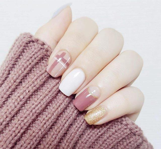 十二星座专属美甲造型,白羊座简单大方,金牛座精致极了!__财经头条