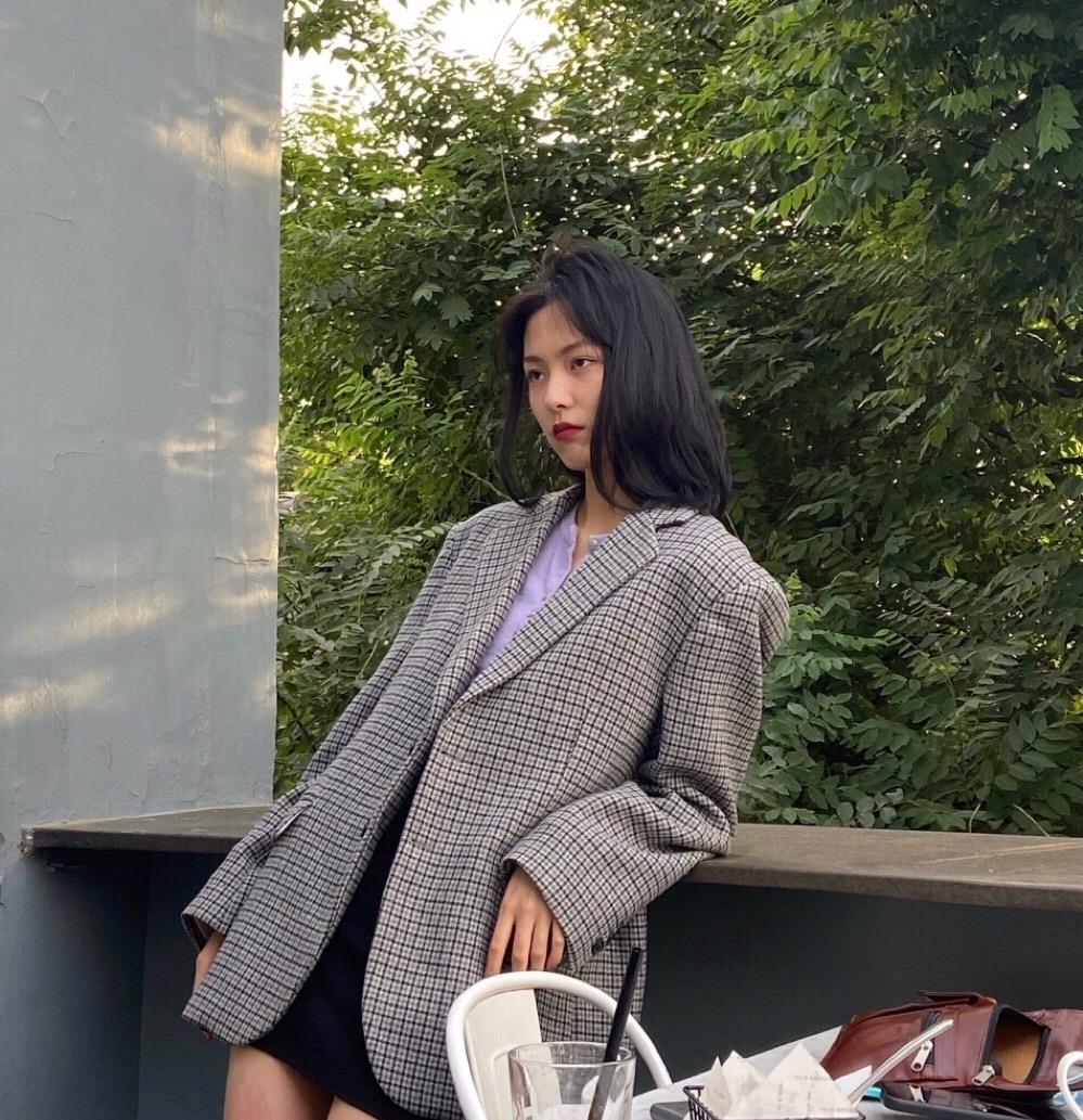 宋威龙绯闻女友赵佳丽太绝了,穿吊带裙像黑天鹅,真是美到骨子里_高清