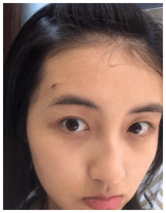 张子枫自拍只用原相机不开美颜滤镜后才知女明星的生图有多假