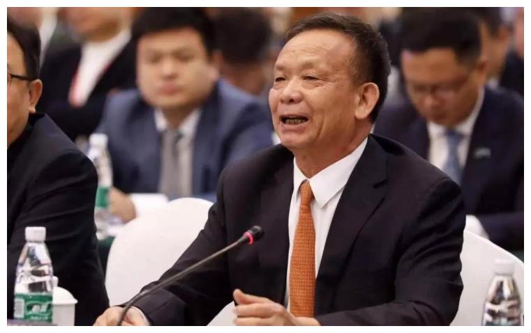 在汽车市场规模不断扩大的大背景下,相信李贤义和信义玻璃在个人财富