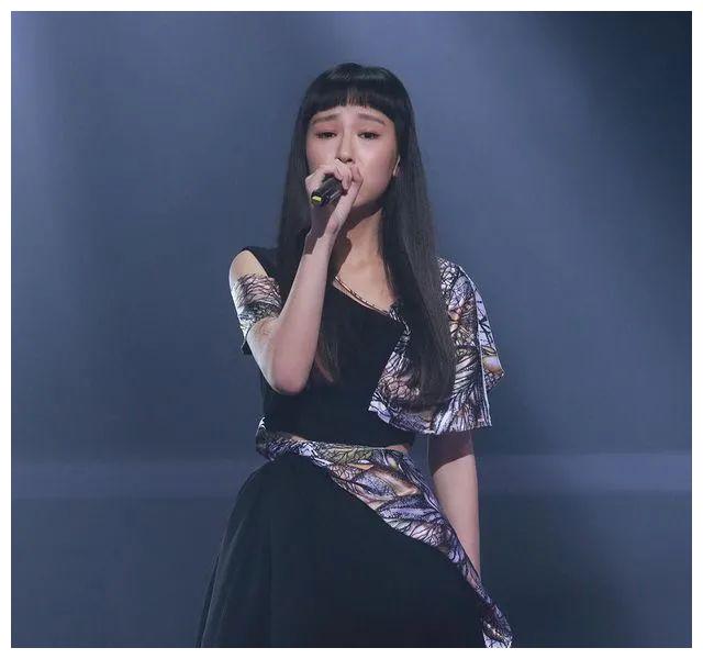 三料冠军忙到爆!炎明熹相隔5日,终于发表得奖感言