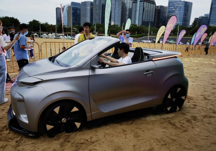 更加个性运动 奇瑞小蚂蚁硬顶折叠敞篷概念车实拍