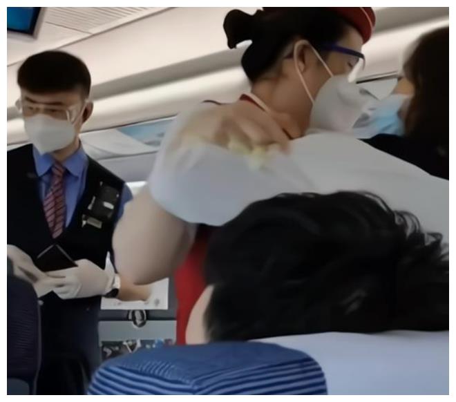 男孩高铁一路尖叫,女乘客提醒反被母亲扇耳光,这样的教育真可怕休闲区蓝鸢梦想 - Www.slyday.coM 男孩高铁一路尖叫,女乘客提醒反被母亲扇耳光,这样的教育真可怕休闲区蓝鸢梦想 - Www.slyday.coM