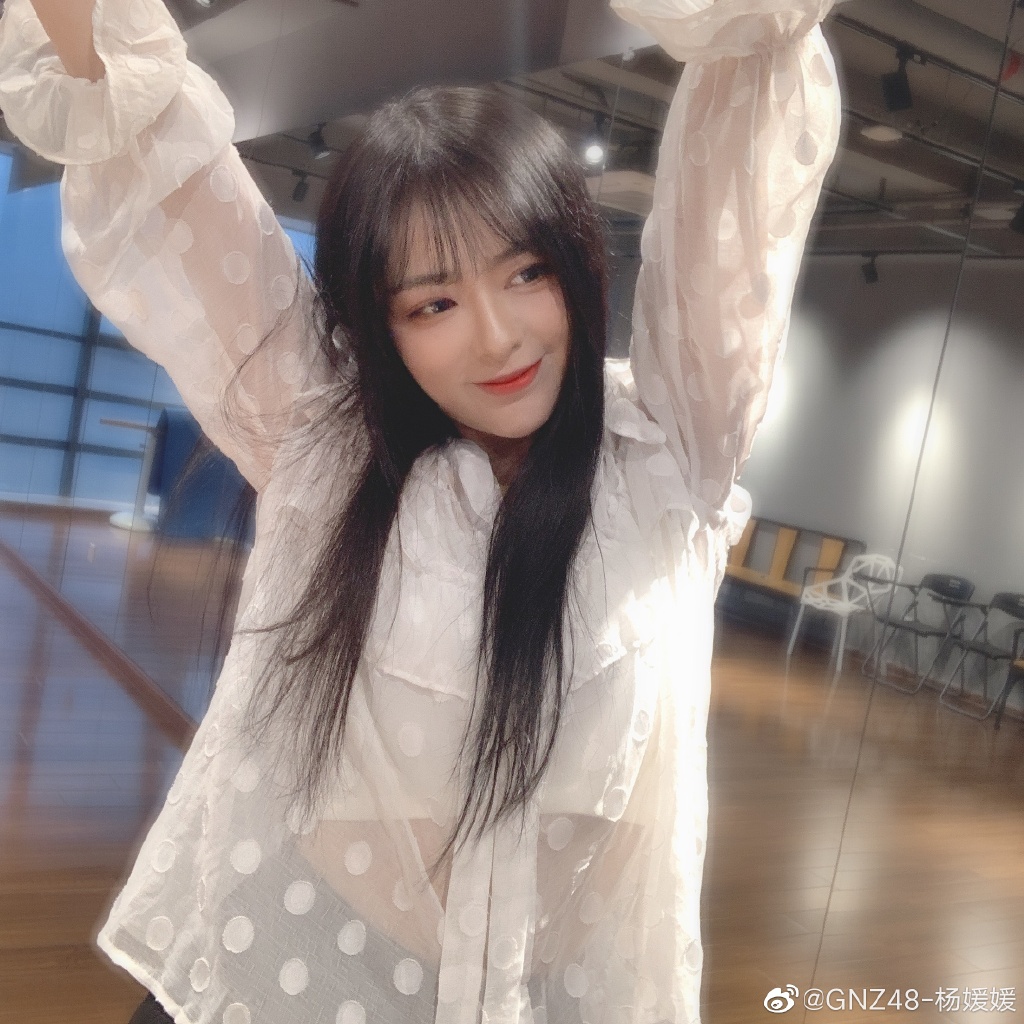 偶像美少女gnz48-杨媛媛迷人美照欣赏_高清图集_新浪网