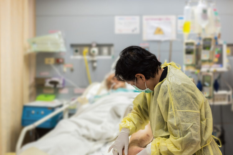 人到中老年，多喝白酒能活血化瘀、抵抗肿瘤？喝白酒是好还是坏？