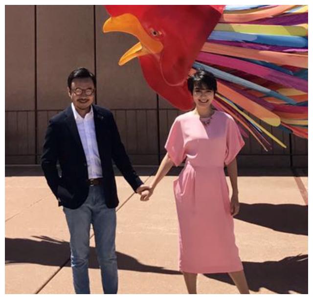 离开天天向上9年欧弟为46岁汪涵庆生汪涵留胡茬太有男人味