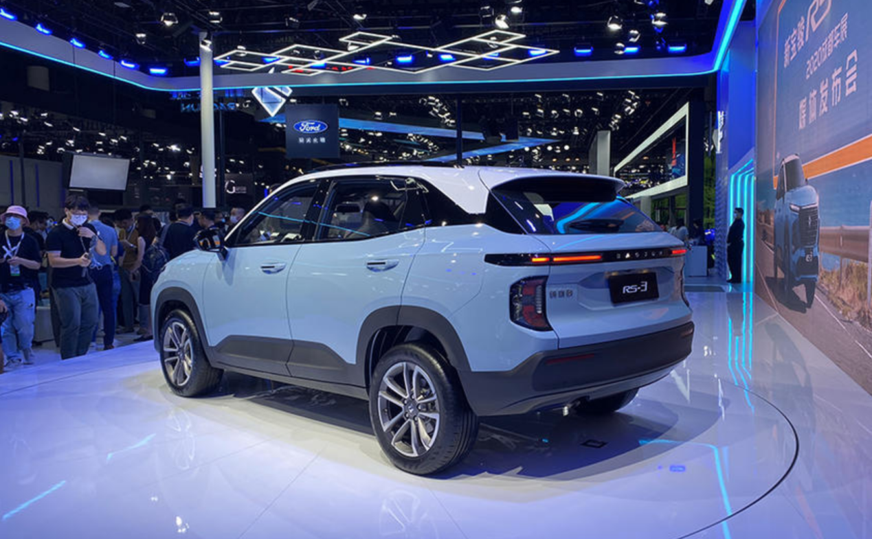 成都车展 新宝骏rs-3 1.5t车型上市