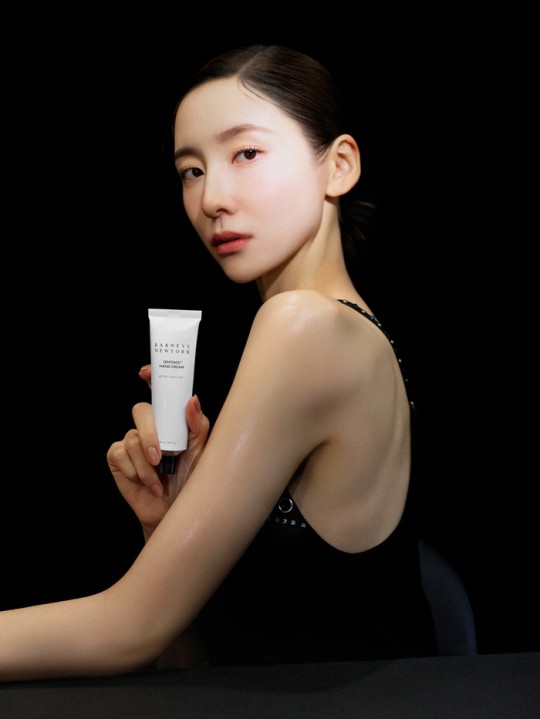 韩国女艺人朴智炫最新代言宣传照曝光