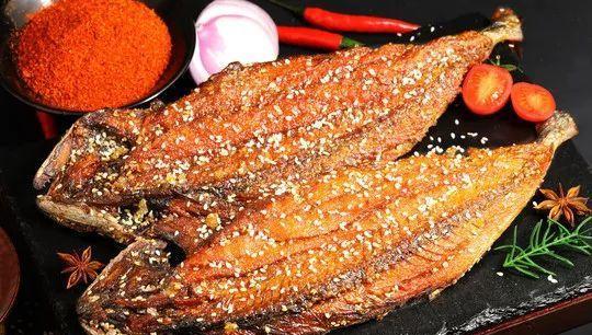 鱼刺卡在喉咙里,别再喝醋吞米饭了!教你一招让鱼刺自己跑出来!休闲区蓝鸢梦想 - Www.slyday.coM 鱼刺卡在喉咙里,别再喝醋吞米饭了!教你一招让鱼刺自己跑出来!休闲区蓝鸢梦想 - Www.slyday.coM