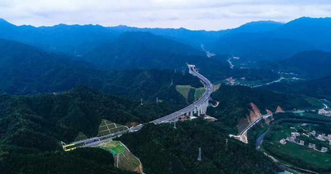 好消息!贺州至巴马高速公路昭平至蒙山段顺利通过交工验收