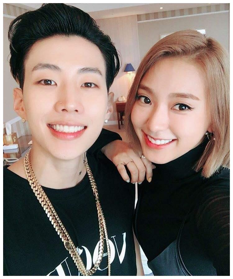 尹宝拉成朱智勋的小师妹,与男友热恋2年分手,朴宰范曾公开示爱