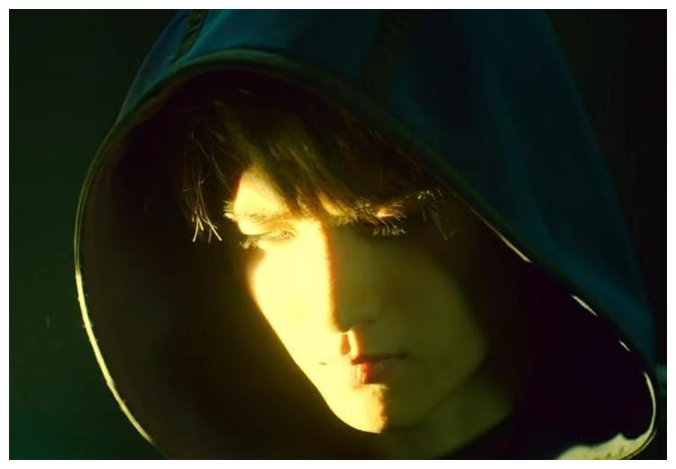 重启:黑瞎子人设崩塌,为给哑女报仇误伤张起灵,连累吴邪病发