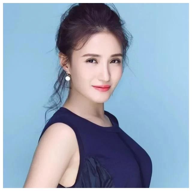 说起"华妃"这其中还发生过一个小插曲!和万美汐有关系.