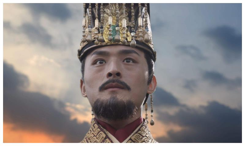 它顶多只能算是周王朝的附庸,周天子的家奴而已;这也是《大秦赋》中