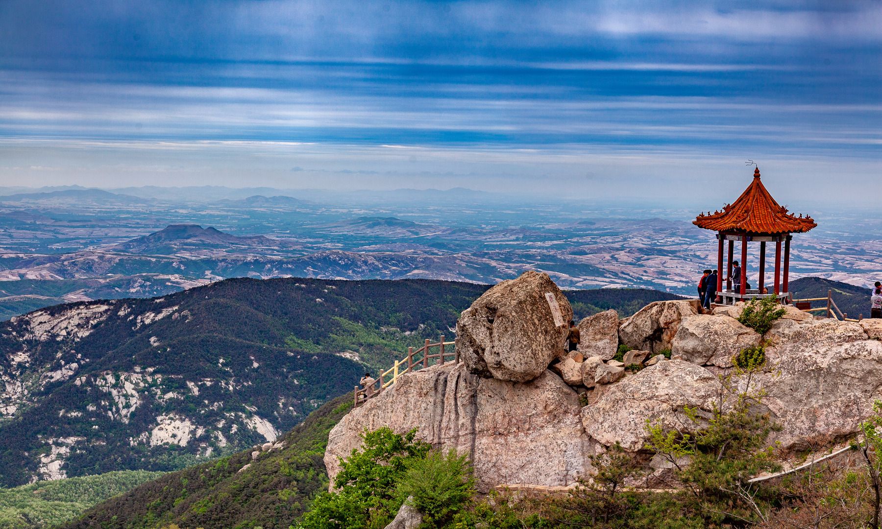 沂蒙山不是一座山 作为五镇之首的沂山在潍坊 和临沂蒙山相隔很远