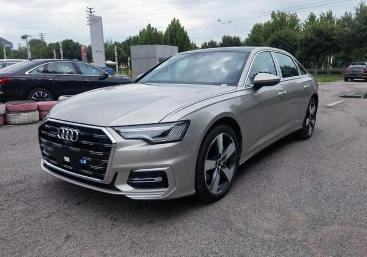 燃油版本绝唱！中期改款奥迪A6L实车到店:提供两种外观，7月上市休闲区蓝鸢梦想 - Www.slyday.coM