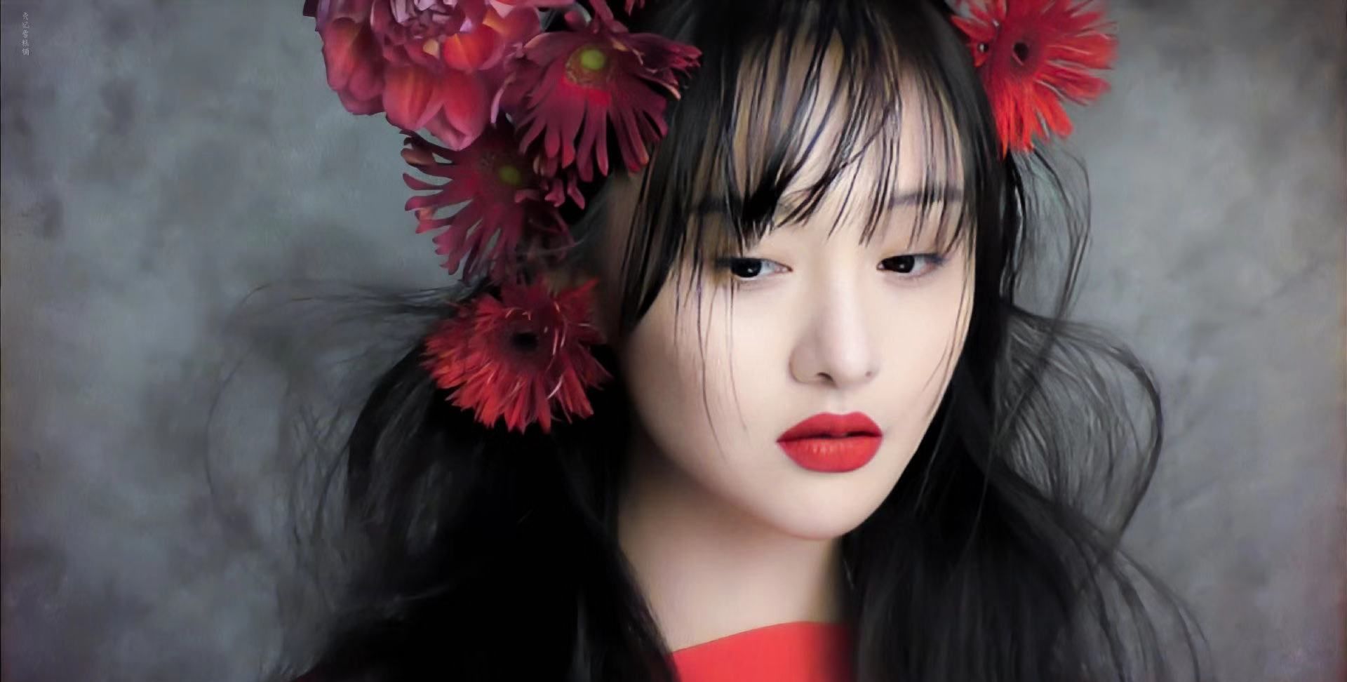 16:30:28            旧殇口山柏 1 / 8 这一次郑爽的《jalouse》封面