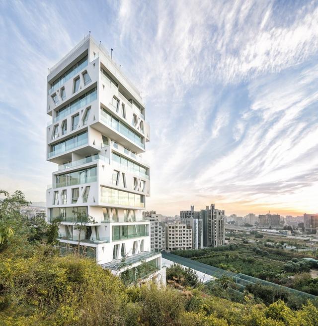 由荷兰建筑事务所orange architects设计的黎巴嫩贝鲁特立方体,位于