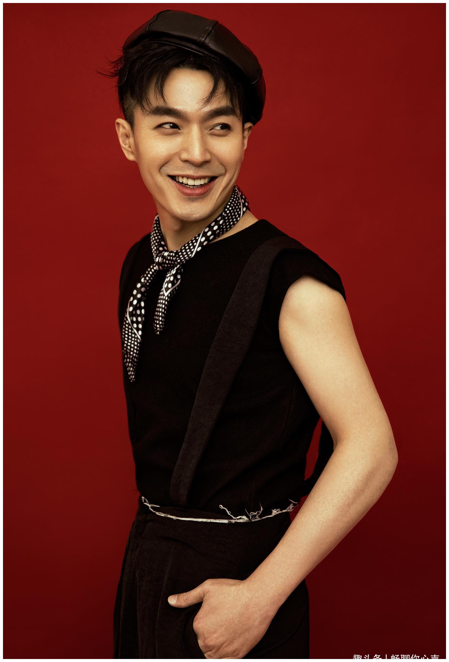 此后李威的人生像开了挂,接连出演《吐司男之吻ii爱情本事》,《青春