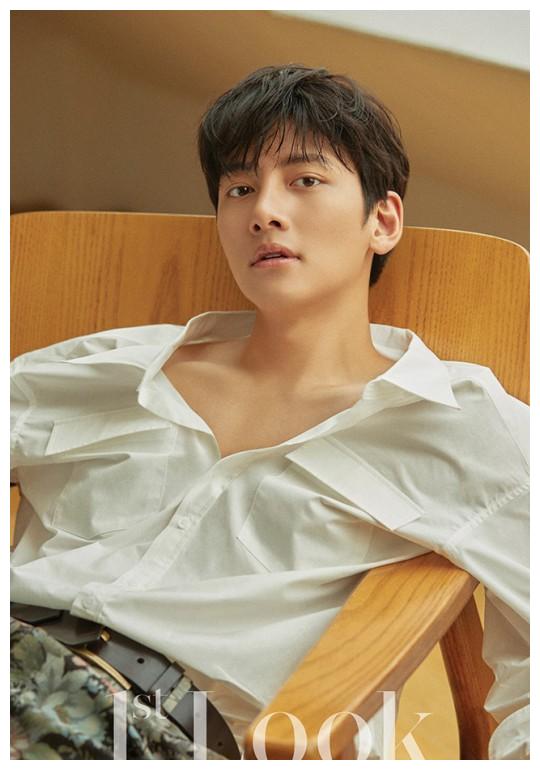 韩国艺人池昌旭最新杂志写真曝光