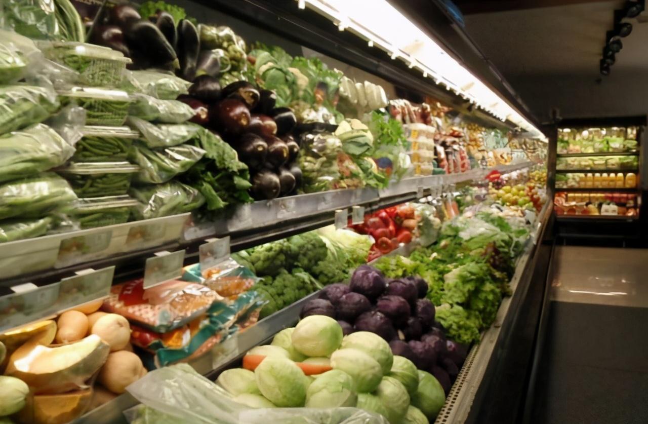 超市里的这3种东西,打折再猛也不能要,服务员:不懂的人才上钩