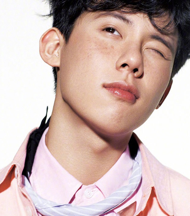 男明星雀斑妆,完美无瑕的肌肤是我们每个人都想拥有的