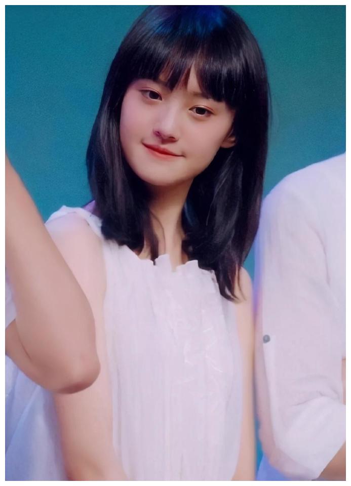 29岁郑爽近况曝光,眼窝凹陷发际线后移,素颜女神满脸疲惫惹争论__财经