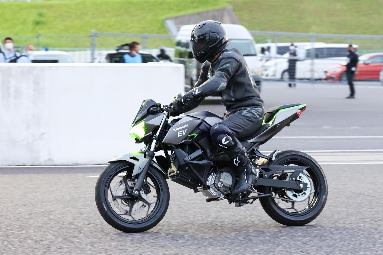 油电忍者,纯电街车,川崎铃鹿8耐前夜电动车测试曝光
