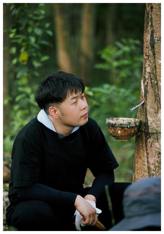 杜海涛晒劳作的照片,称向往田园生活,网友担心沈梦辰会不开心!