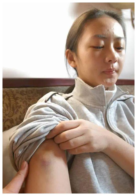 被张国立儿子暴打后,她转身嫁了个超级富豪,如今爱情事业双丰收