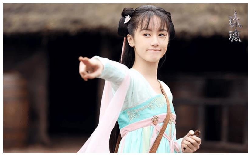 袁冰妍迎29岁生日2020火爆盛夏的褚璇玑身披星河未来可期