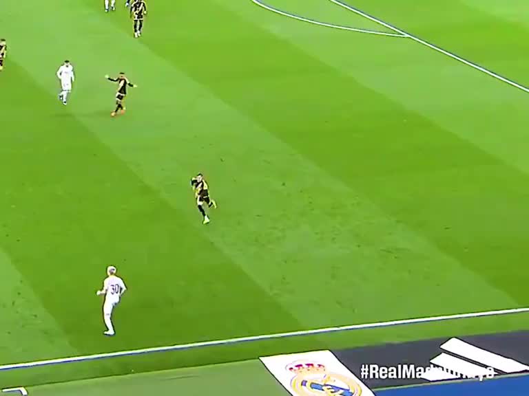 愿无大碍！贝林厄姆无对抗情况下受伤离场