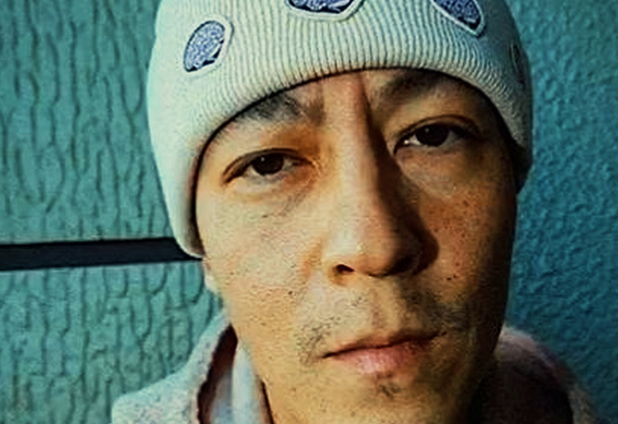 陈冠希晒素颜照,脸庞瘦削雀斑明显,40岁颜值下滑严重