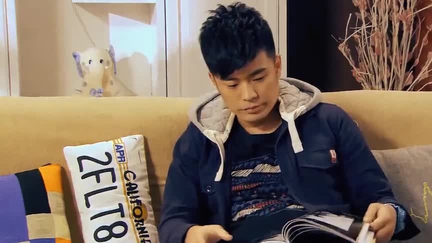 曾小贤吃汉堡吃出了表情包,原来都是芥末惹的祸,是谁这么缺德?