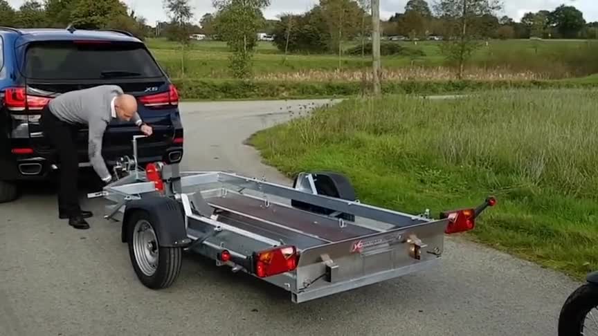 宝马牌小拖车摩托车运输专用纯机械无电动设计