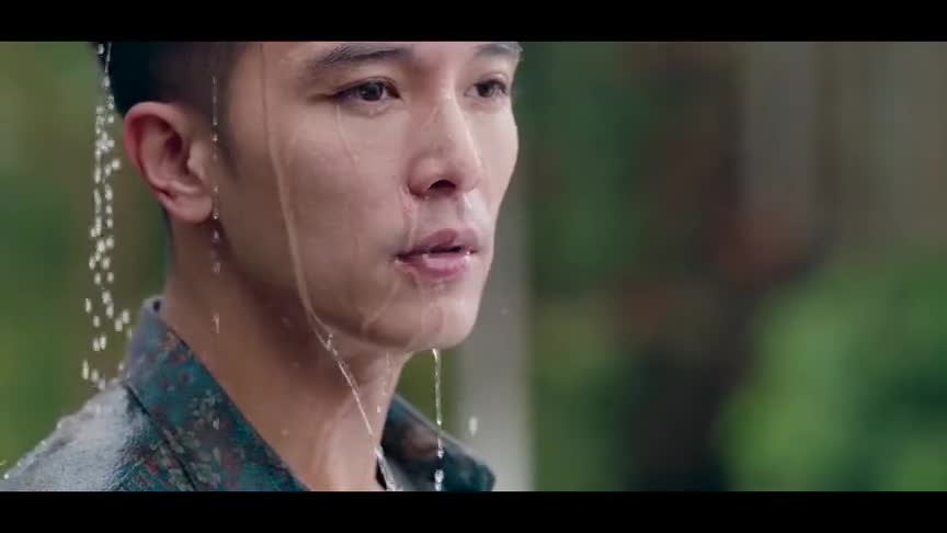 美女泼帅哥一脸水没想帅哥竟一见钟情了