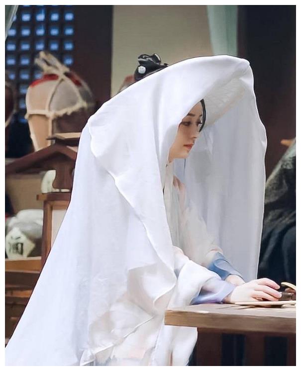 周翡第一次穿女装谢允低调表白两人的糖大家嗑到了吗